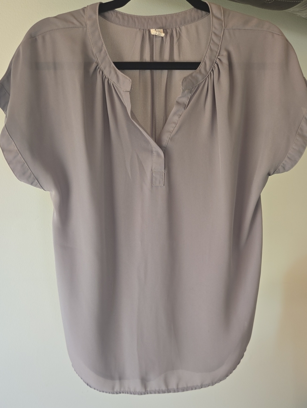 Women's Sage Split-Neck Short Sleeve Blouse